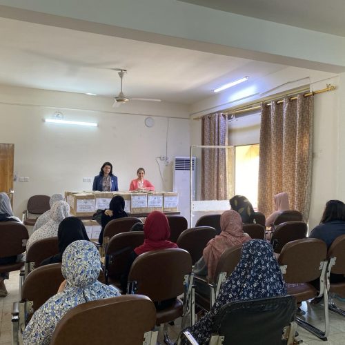 لجنة الاعمال التطوعية في كلية اللغات تجهز طلبة الاقسام الداخلية بسلة رمضانية