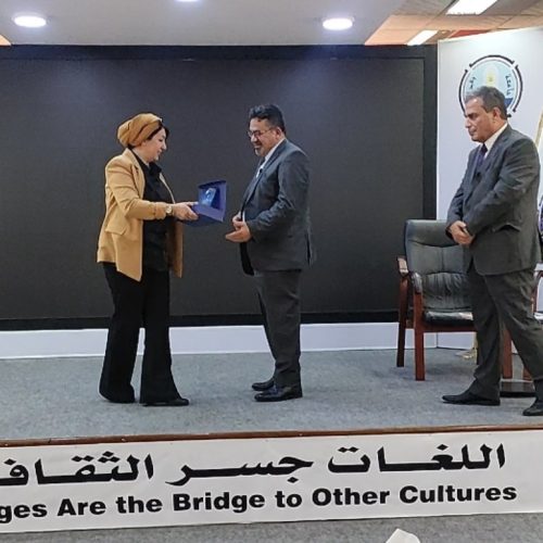 اللغات تستضيف رئيس اتحاد الادباء والكتاب في العراق