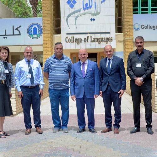 مساعد رئيس جامعة بغداد للشؤون العلمية يتابع سير العملية الامتحانية في كلية اللغات10