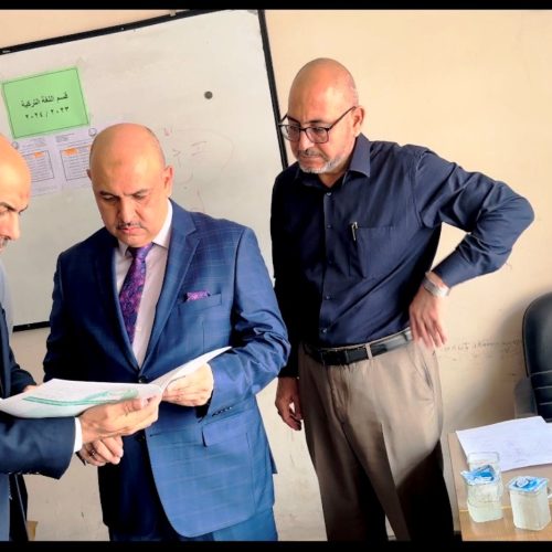 مساعد رئيس جامعة بغداد للشؤون العلمية يتابع سير العملية الامتحانية في كلية اللغات12