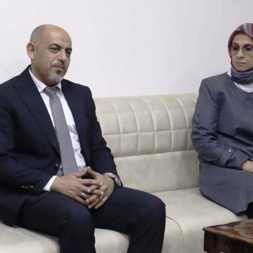اللغات تترأس لجنة وزارية لتقييم الواقع الاكاديمي في جامعة الكوفة1