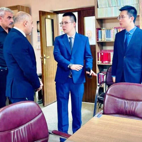 وفد صيني رفيع المستوى يزور كلية اللغات بجامعة بغداد تمهيداً لافتتاح قسم اللغة الصينية 04