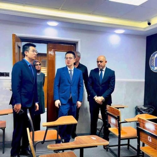 وفد صيني رفيع المستوى يزور كلية اللغات بجامعة بغداد تمهيداً لافتتاح قسم اللغة الصينية 05