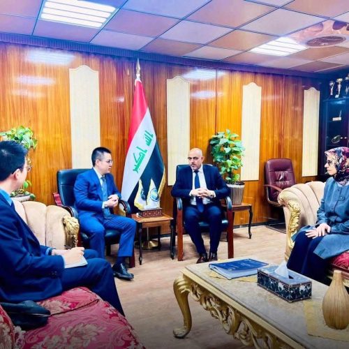 وفد صيني رفيع المستوى يزور كلية اللغات بجامعة بغداد تمهيداً لافتتاح قسم اللغة الصينية 10