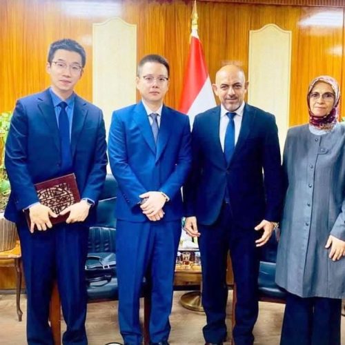 وفد صيني رفيع المستوى يزور كلية اللغات بجامعة بغداد تمهيداً لافتتاح قسم اللغة الصينية 11