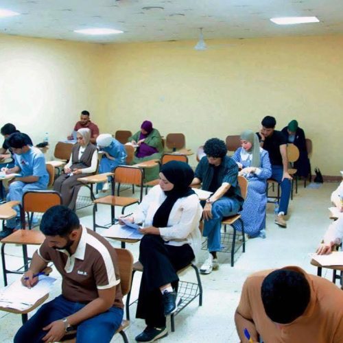 اللغات تُجري الإمتحان التنافسي للمتقدمين للدراسات العليا للعام الدراسي 2025-2026 (6)