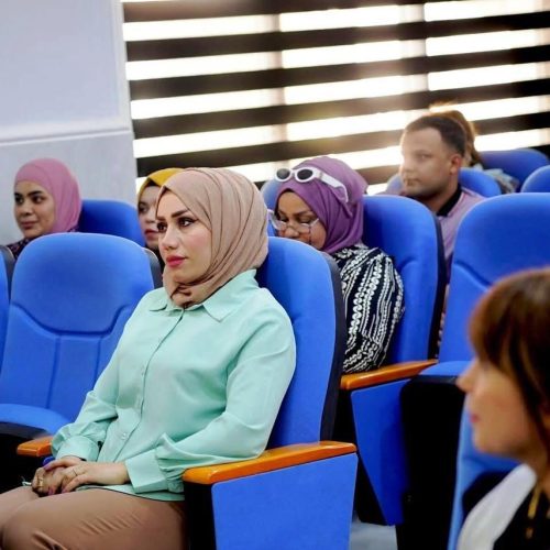 اللغات تنظم ورشة عمل عن التعليم الأخضر ودعمه بالتقنيات الحديثة (2)