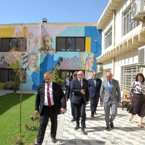زيارة رئيس جامعة بغداد الى كلية اللغات (2)