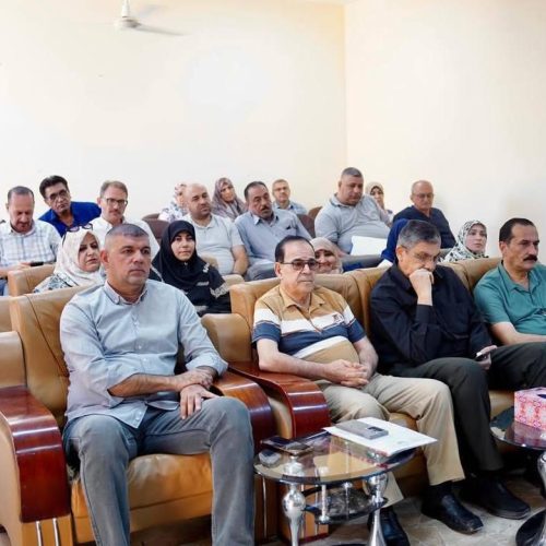 عميد كلية اللغات يجتمع بأعضاء الهيئة التدريسية (3)