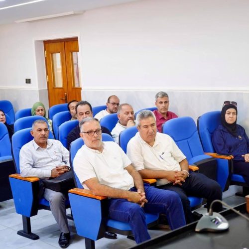 عميد كلية اللغات يجتمع بأعضاء الهيئة التدريسية (4)