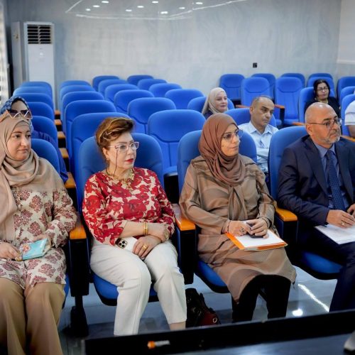 عميد كلية اللغات يجتمع بأعضاء الهيئة التدريسية (7)