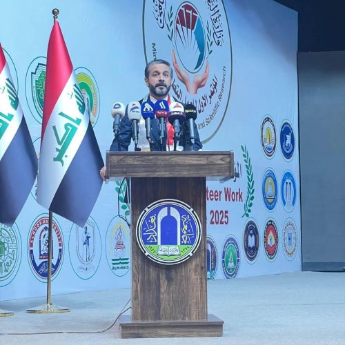 كلية اللغات تتألق في المؤتمر الأول للعمل التطوعي 2025 (1)
