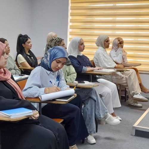 نشاطات علمية - كلية اللغات (12)