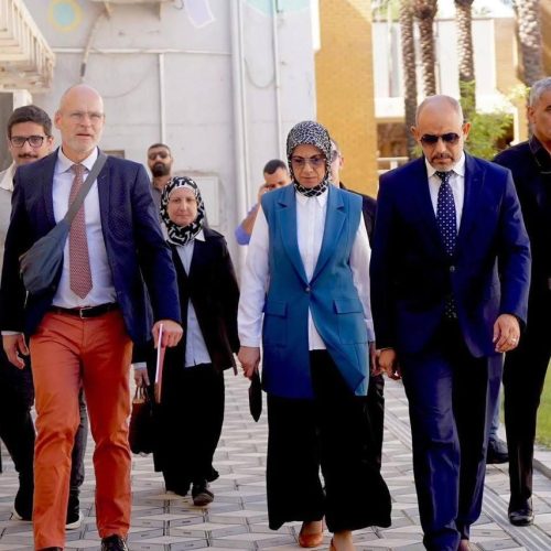 وفد السفارة الفرنسية يبحث مع كلية اللغات آفاق التعاون الثقافي وافتتاح الركن الفرنسي (6)