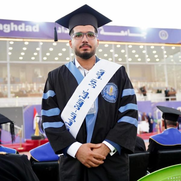 جامعة بغداد تحتفل بتخرج طلبتها للدورة 68 (13)