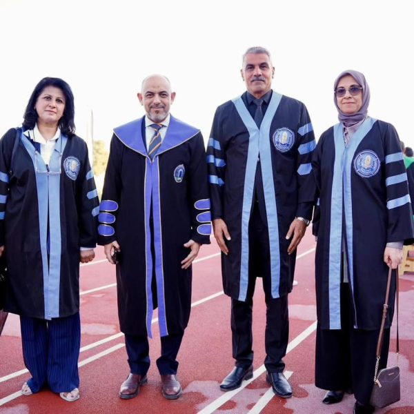 جامعة بغداد تحتفل بتخرج طلبتها للدورة 68 (14)