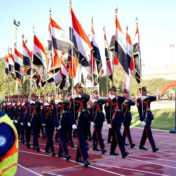 جامعة بغداد تحتفل بتخرج طلبتها للدورة 68 (17)