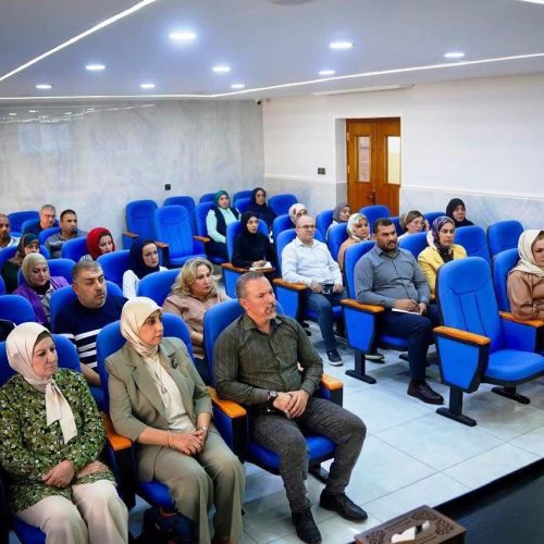 عمادة كلية اللغات تجتمع بمسؤولي الشعب والوحدات لبحث سبل تطوير الأداء الإداري وتعزيز روح التعاون (3)