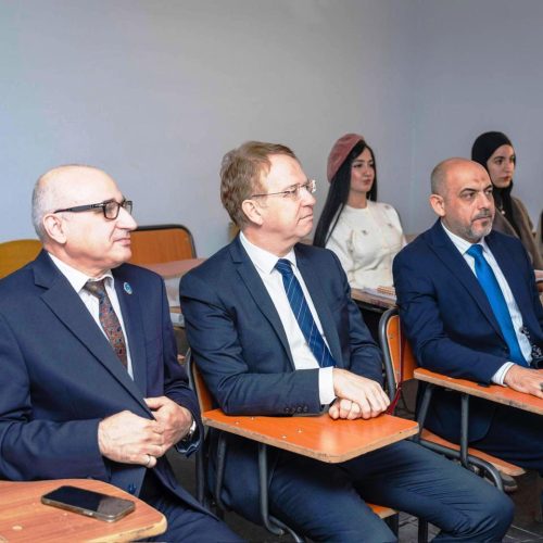 كلية اللغات تستقبل السفير الفرنسي لبحث آفاق التعاون الأكاديمي والثقافي (2)