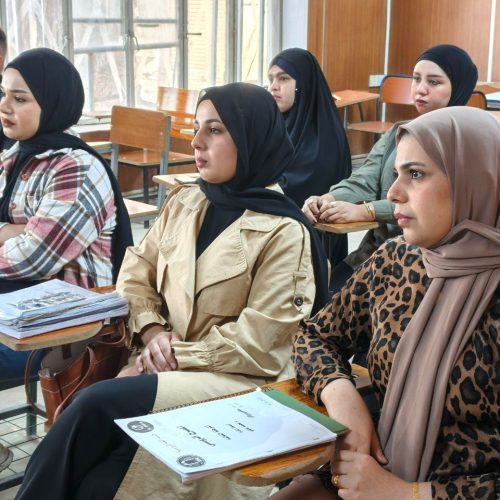 نشاطات علمية - كلية اللغات (12)