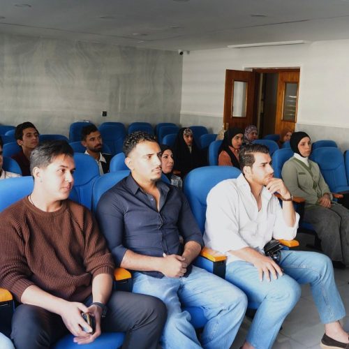 نشاطات علمية - كلية اللغات (2)