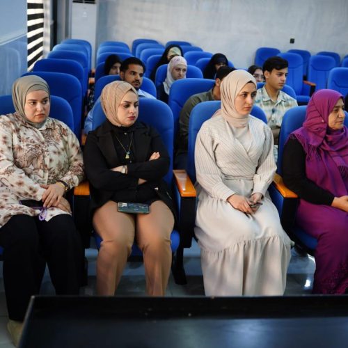 نشاطات علمية - كلية اللغات (3)