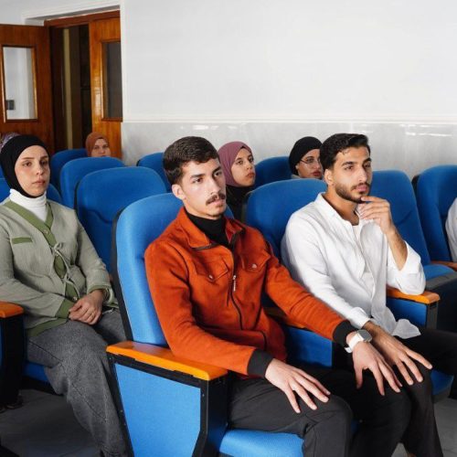 نشاطات علمية - كلية اللغات (3)