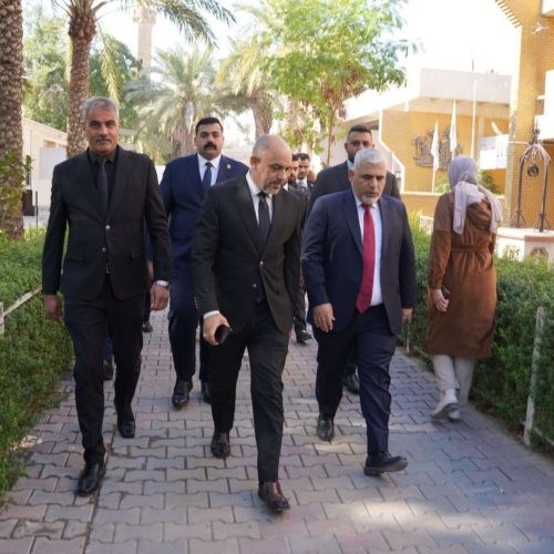 اللغات تفتتح قاعات نموذجية بدعم من المجلس الأعلى للشاب وبتمويل من المصرف الاهلي العراقي (6) اللغات تفتتح قاعات نموذجية بدعم من المجلس الأعلى للشاب وبتمويل من المصرف الاهلي العراقي (6)