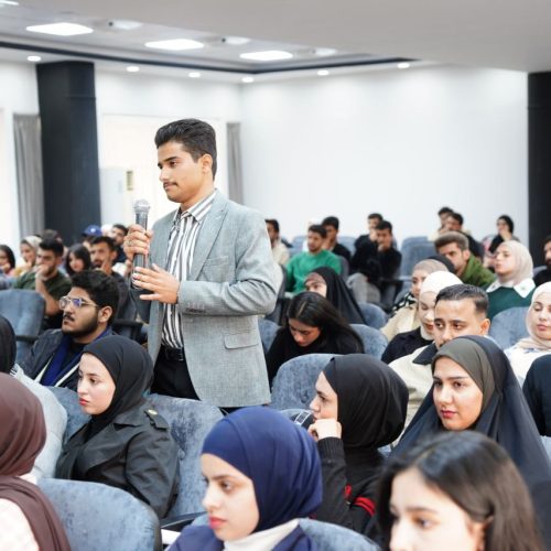 عمادة اللغات تجتمع بطلبة الاقسام العلمية بحضور لجان الارشاد التربوي (5)