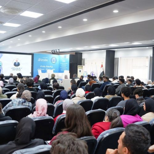 عمادة اللغات تلتقي بطلبة الدراسة المسائية (7)