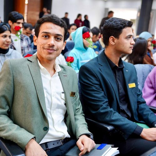 كلية اللغات تعقد لقاءً تعريفياً لطلبتها الجدد (7)