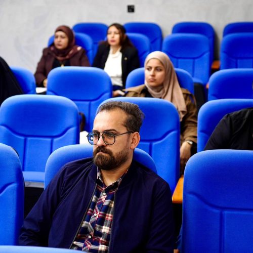 كلية اللغات تنظم ورشة حول تعزيز النزاهة والقيم الاخلاقية في بيئة العمل (1)