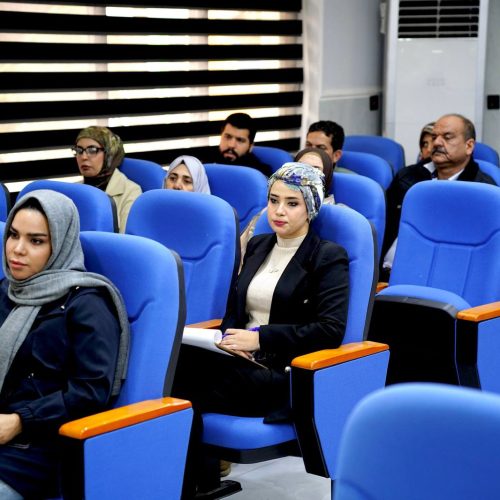 كلية اللغات تنظم ورشة حول تعزيز النزاهة والقيم الاخلاقية في بيئة العمل (2)