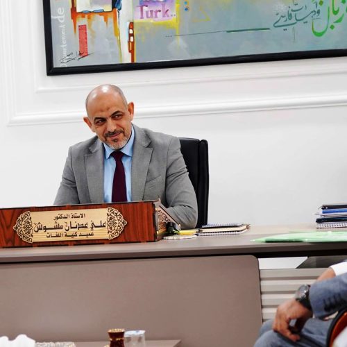 لجنة الاعتماد المؤسسي تزور كلية اللغات لتقييم الأداء الأكاديمي والإداري (4)