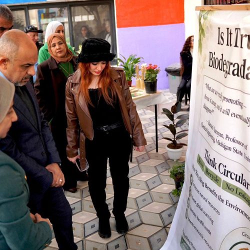 نشاط توعوي لكلية اللغات دعماً للتنمية المستدامة (10)