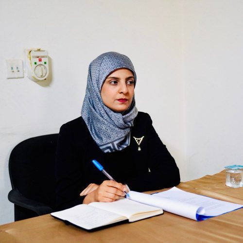 اللغات تنظم حلقة نقاشية في قسم اللغة العبرية لمناقشة مشروع رسالة ماجستير (1)