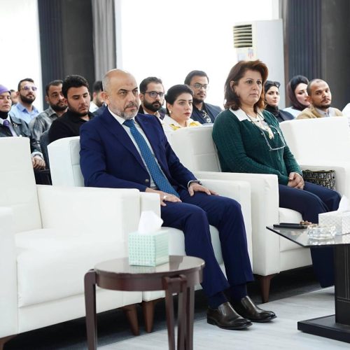 كلية اللغات تستضيف فريق الدعم الفني من وزارة التعليم العالي حول إصدار الهويات الجامعية للطلبة عبر تطبيق HEPIQ (10) كلية اللغات تستضيف فريق الدعم الفني من وزارة التعليم العالي حول إصدار الهويات الجامعية للطلبة عبر تطبيق HEPIQ (10)