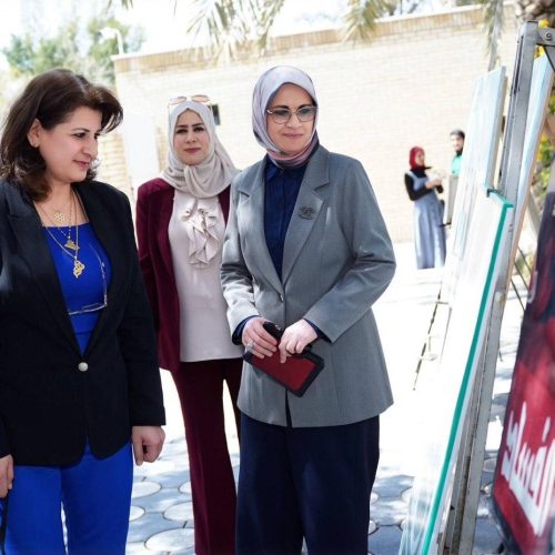 نشاطات علمية - كلية اللغات (15)
