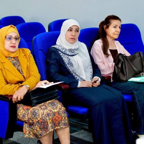 نشاطات علمية - كلية اللغات (6)