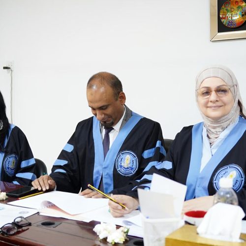 انطلاق فعاليات مناقشات بحوث التخرج في كلية اللغات (2)