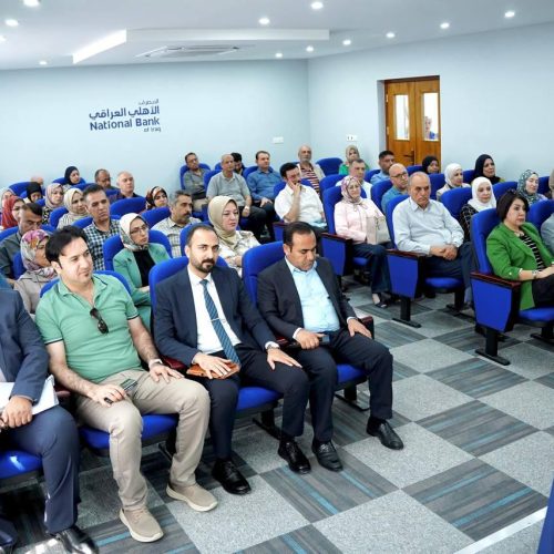 عمادة كلية اللغات تجتمع مع الهيئة التدريسية للأقسام العلمية لتعزيز جودة العملية التعليمية (4)