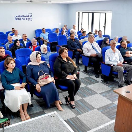عمادة كلية اللغات تجتمع مع الهيئة التدريسية للأقسام العلمية لتعزيز جودة العملية التعليمية (8)