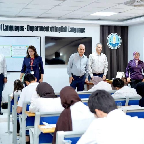 كلية اللغات تباشر بالامتحانات النهائية للدور الأول للعام الدراسي (2025–2026) (1)