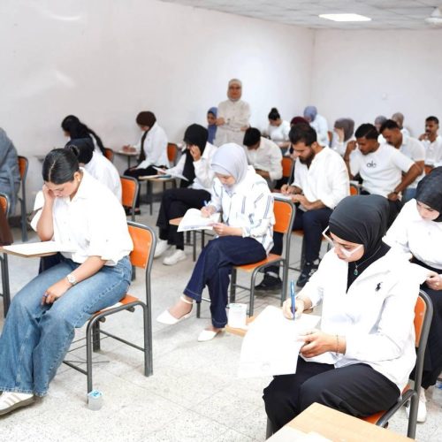 كلية اللغات تباشر بالامتحانات النهائية للدور الأول للعام الدراسي (2025–2026) (13)