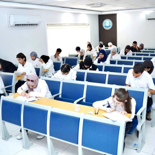 كلية اللغات تباشر بالامتحانات النهائية للدور الأول للعام الدراسي (2025–2026) (5)