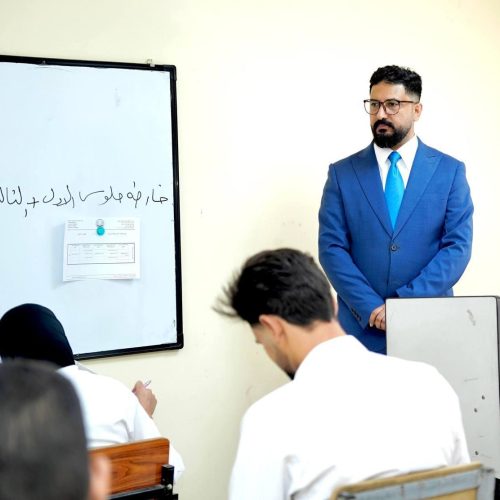 كلية اللغات تباشر بالامتحانات النهائية للدور الأول للعام الدراسي (2025–2026) (8)