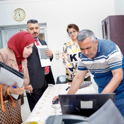 لجنة وزارية تتفقد سير العملية الامتحانية لطلبة الدور الاول (2) لجنة وزارية تتفقد سير العملية الامتحانية لطلبة الدور الاول (2)