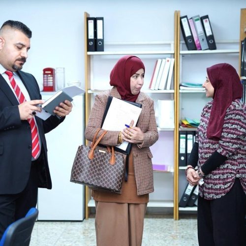 لجنة وزارية تتفقد سير العملية الامتحانية لطلبة الدور الاول (6) لجنة وزارية تتفقد سير العملية الامتحانية لطلبة الدور الاول (6)