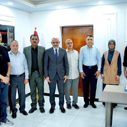 كلية اللغات تستقبل اللجنة الوزارية لاستحداث ماجستير الأدب الفارسي (2)