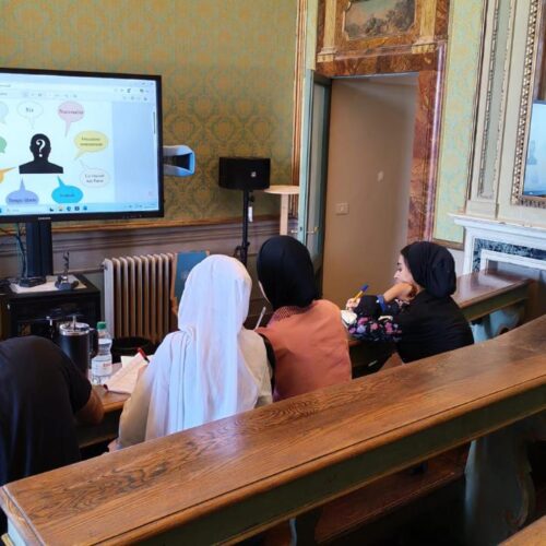 طلبة قسم اللغة الإيطالية المبتعثون إلى جامعة بيروجا يجتازون اختبار تحديد المستوى اللغوي (3) طلبة قسم اللغة الإيطالية المبتعثون إلى جامعة بيروجا يجتازون اختبار تحديد المستوى اللغوي (3)